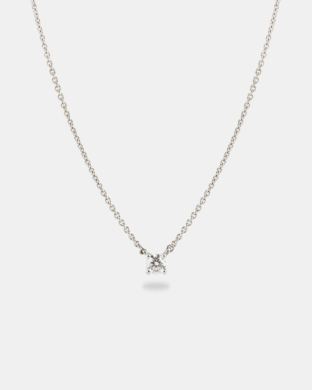 Collar de oro y brillante