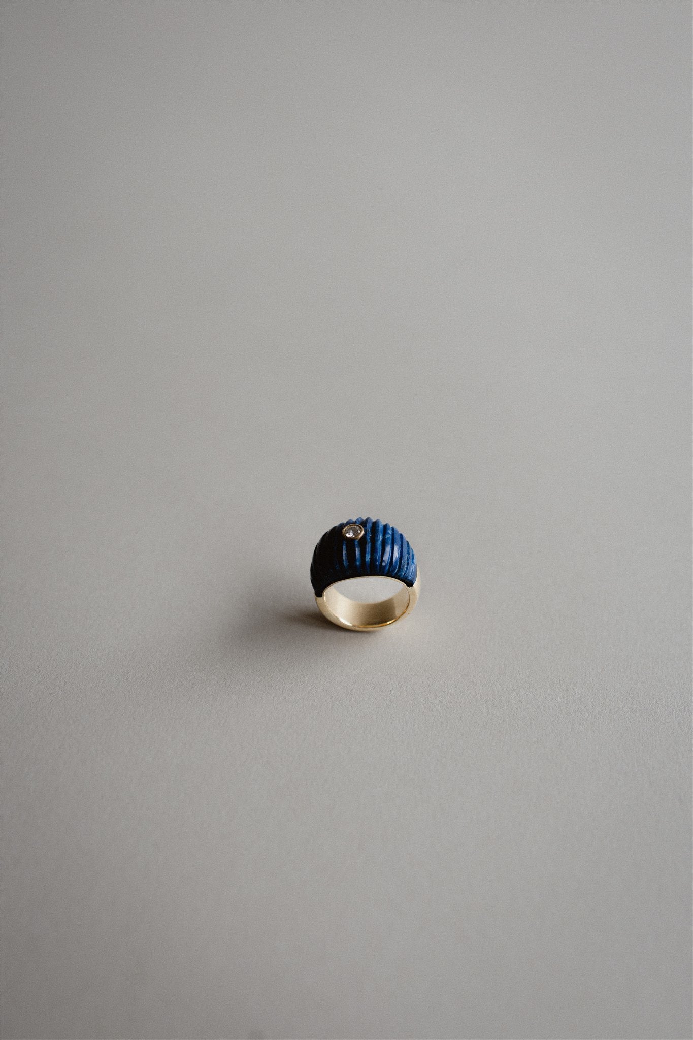 Anillo de oro lapislázuli y brillante