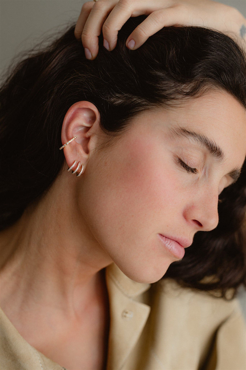 Pendiente triple aro de oro con brillantes